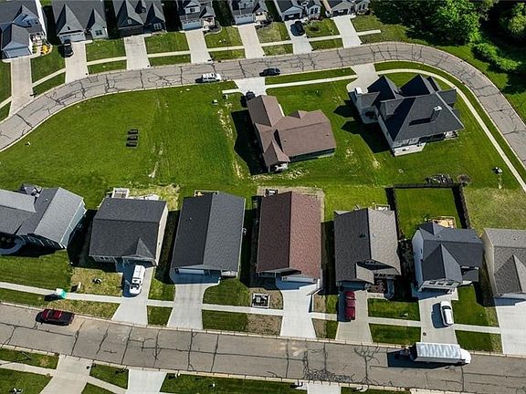 2nd image of 1255 Thorn Way