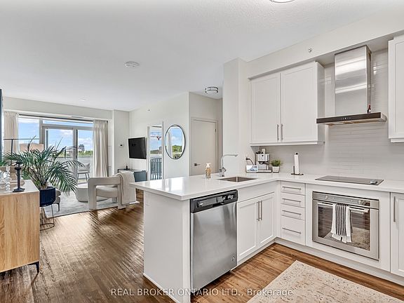 3rd image of 2093 Fairview St #607