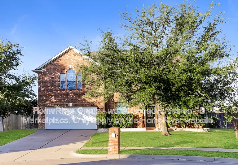 705 Champlain Ct — Photo 1