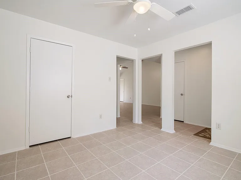 72 Oldstream Ct — Photo 6