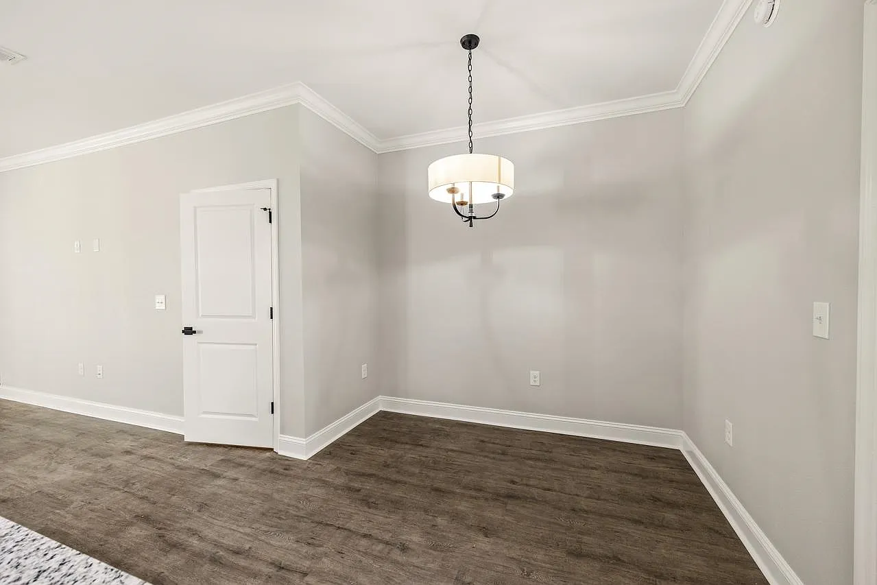 3 bed, 2.5 bath, 1410 sqft, $1,950 — Photo 4