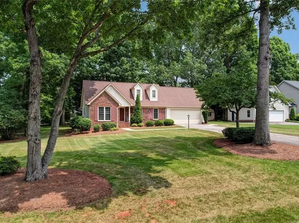 141 Chinqua Penn Trl, Reidsville, NC 27320