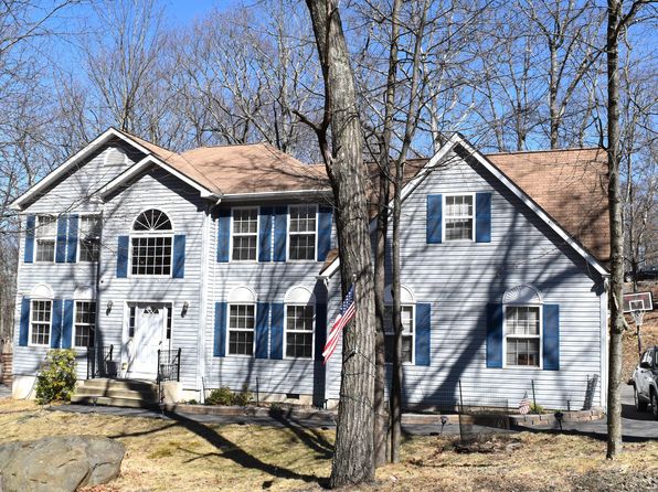 3441 Crestwood Dr, East Stroudsburg, PA 18301
