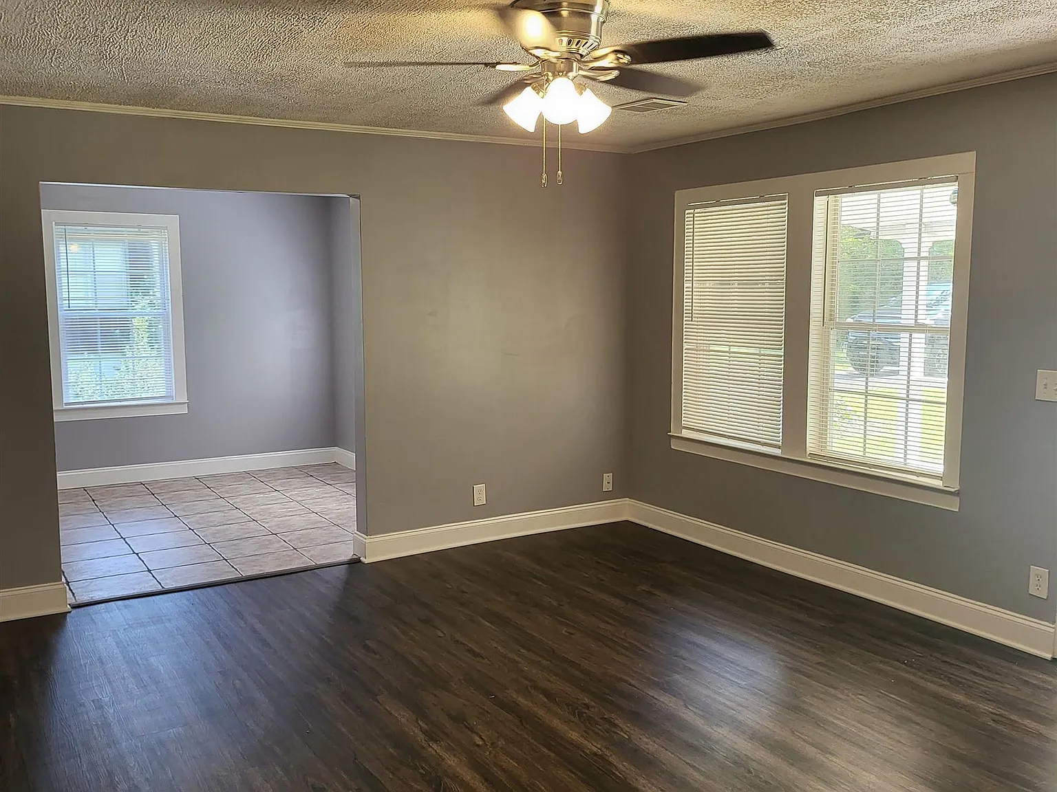 3 bed, 1.0 bath, 1220 sqft, $1,650 — Photo 3
