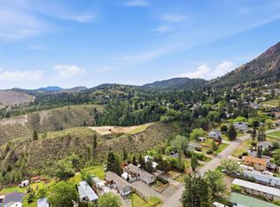 840 Klahanie Dr, Kamloops, BC V2C5R2