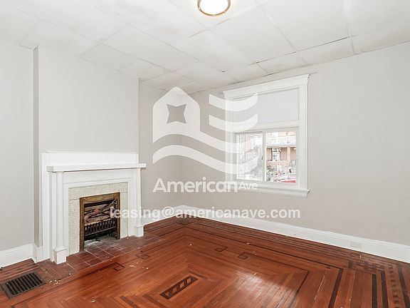 765791_003_living_room_3.jpg