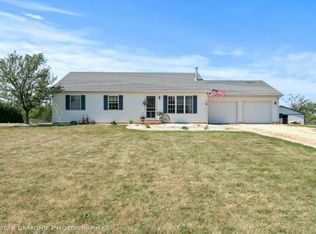 919 Brook Meadow Dr, Compton, IL 61318