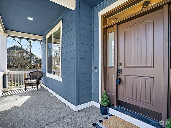 4th image of 614 77th Drive SE