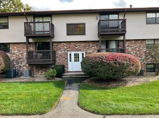 20 Surrey Dr #B16, Newington, CT 06111
