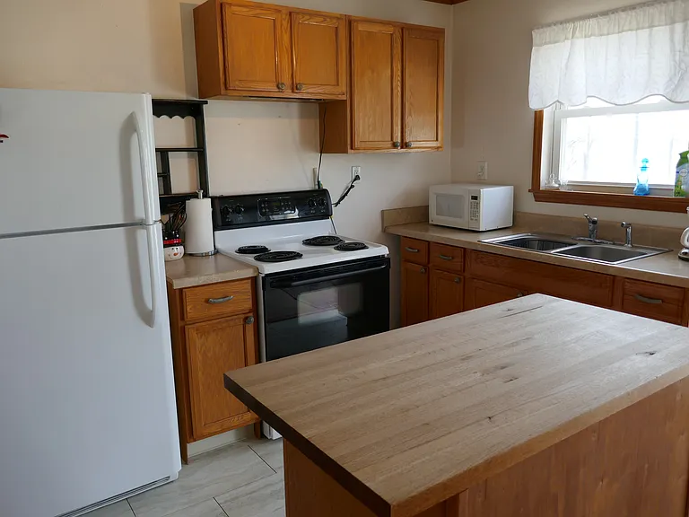 220 Riverview Ave — Photo 9