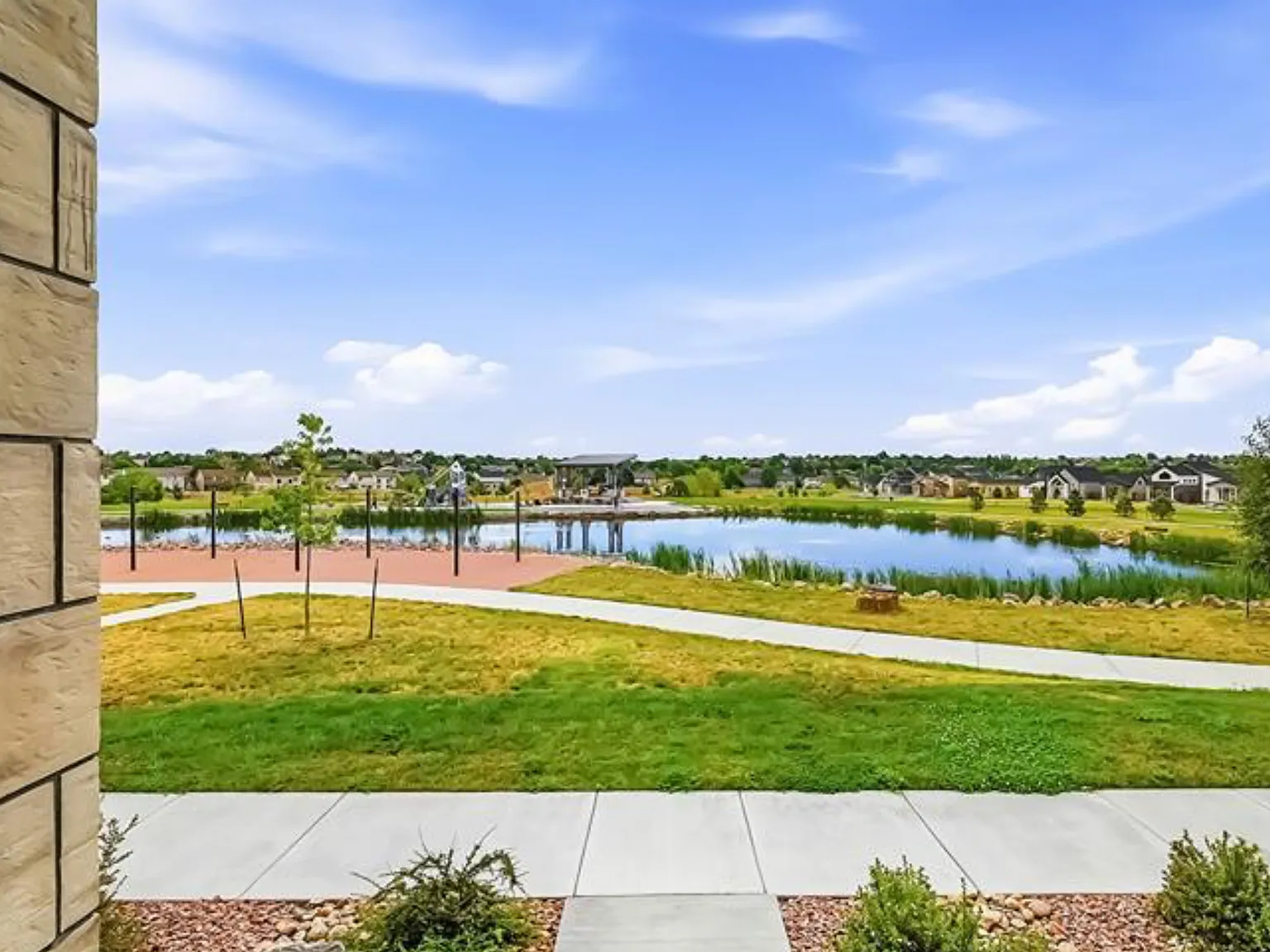 2 bed, 1327 sqft, $2,700 — Photo 4