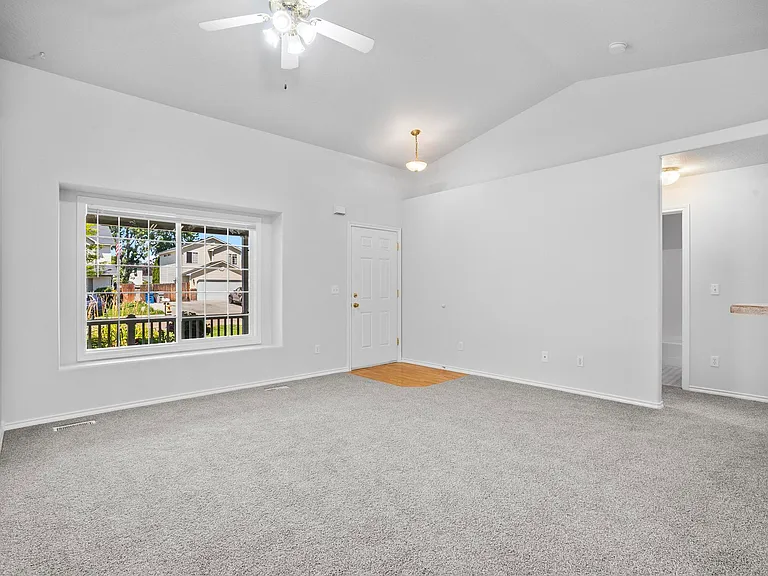 7359 E Nottingham Ln — Photo 4