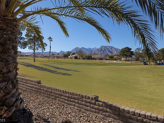 2nd image of 3017 Golf Links Dr