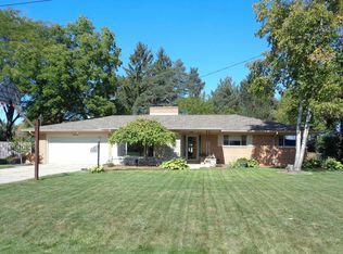 4218 N Wayside Dr, Saginaw, MI 48603