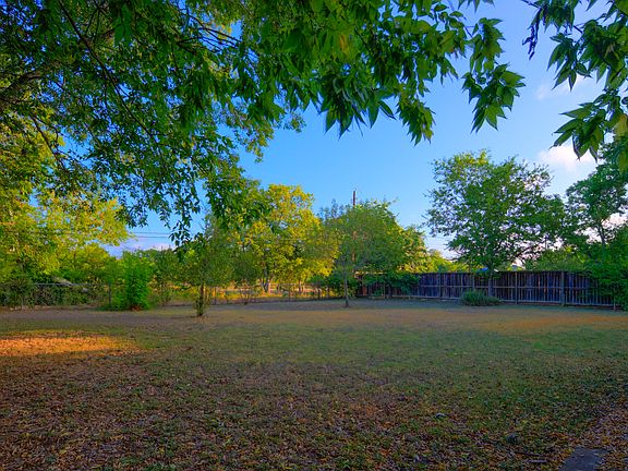 2nd image of 224 Chaparral Creek Dr