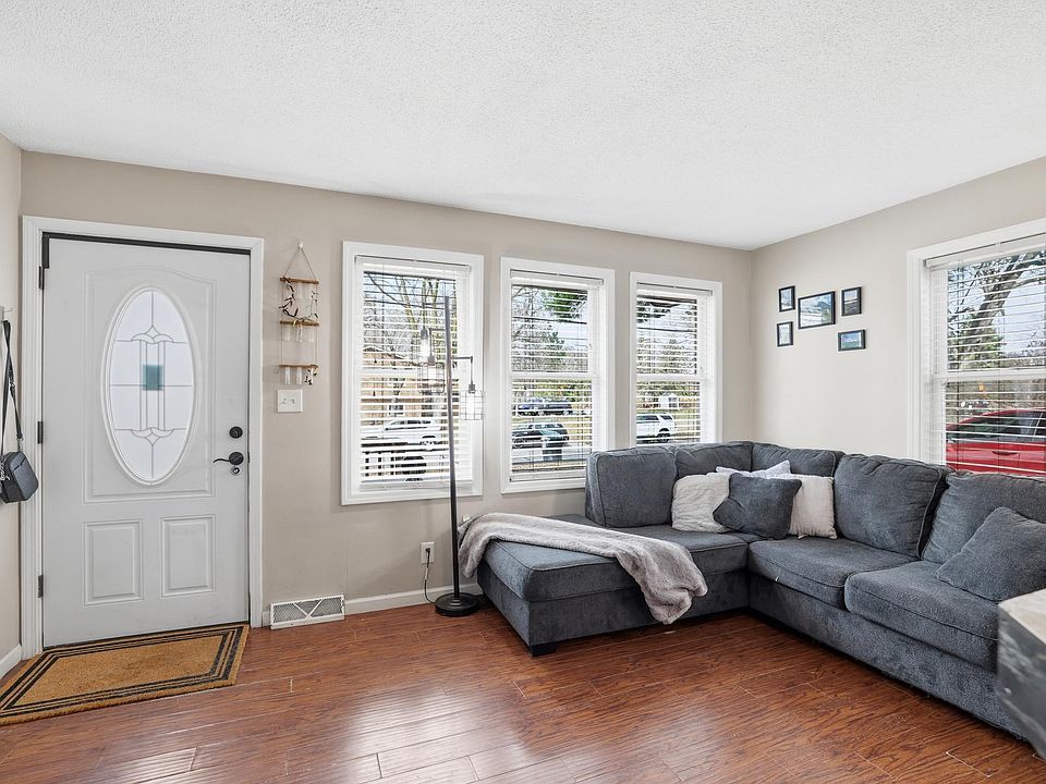 7544 Douglas Dr N, Brooklyn Park, MN 55443 | MLS #7098362 | Zillow