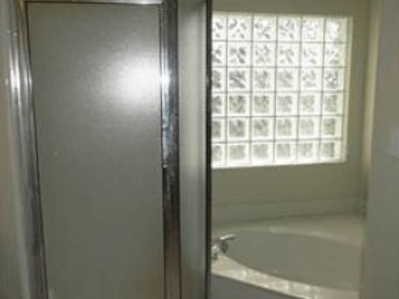 4th image of 4009 Concord Way
