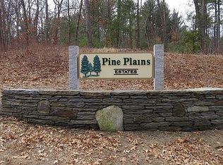 6 Eastwood Ln, South Deerfield, MA 01373