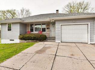 5226 Q St, Omaha, NE 68117