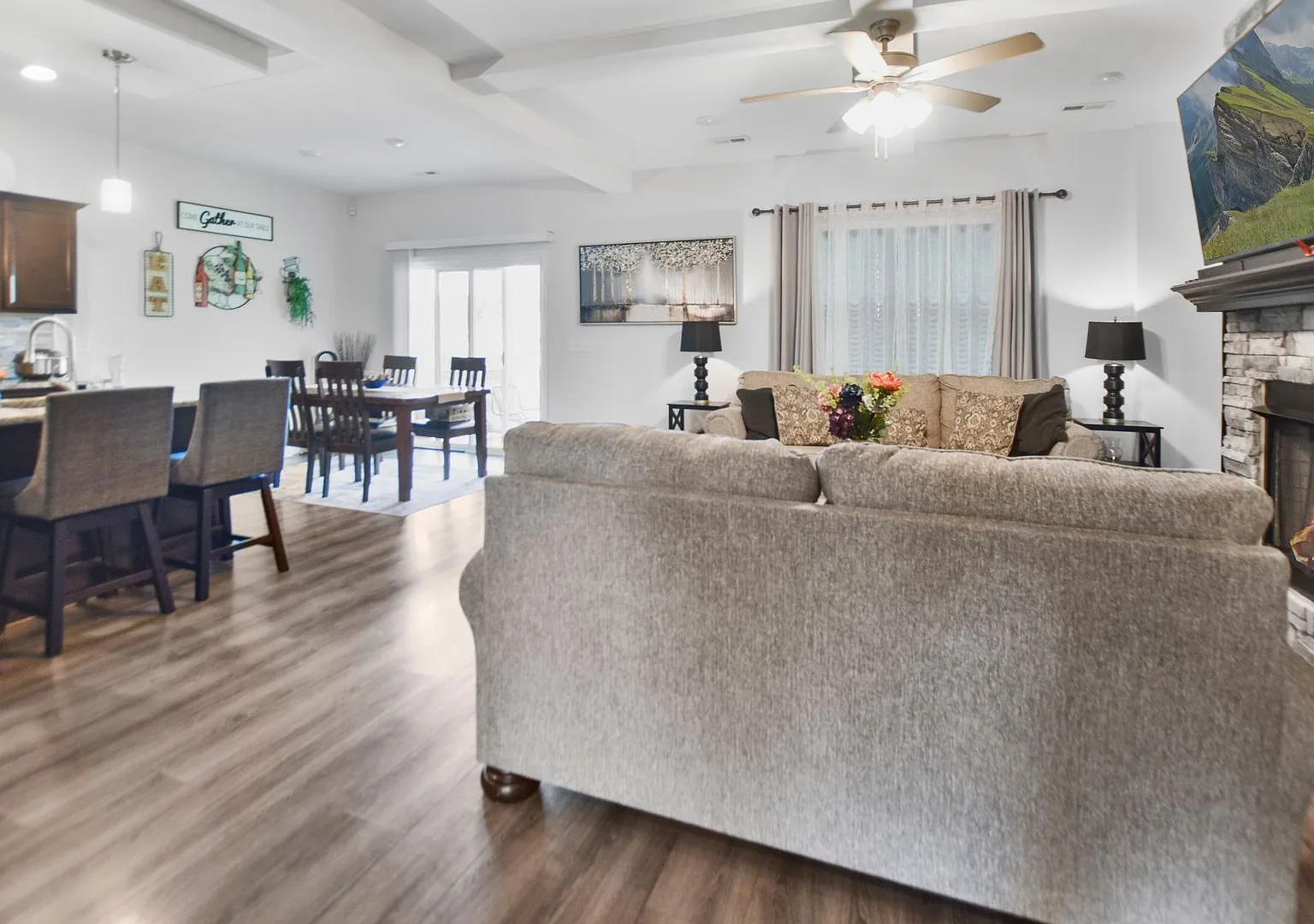 Pet Friendly Four Bedroom! — Photo 3