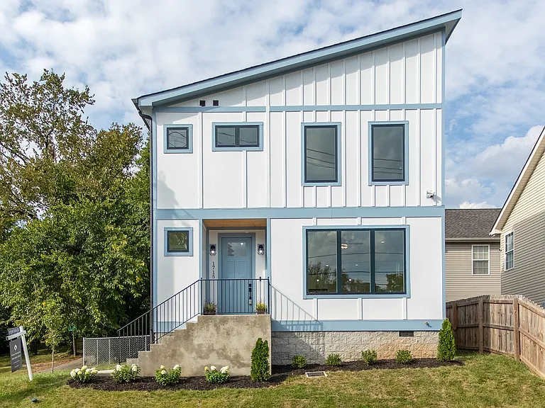 1715 Kellow St — Photo 1