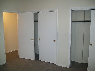 4th image of 914 W Belmont Ave APT 2
