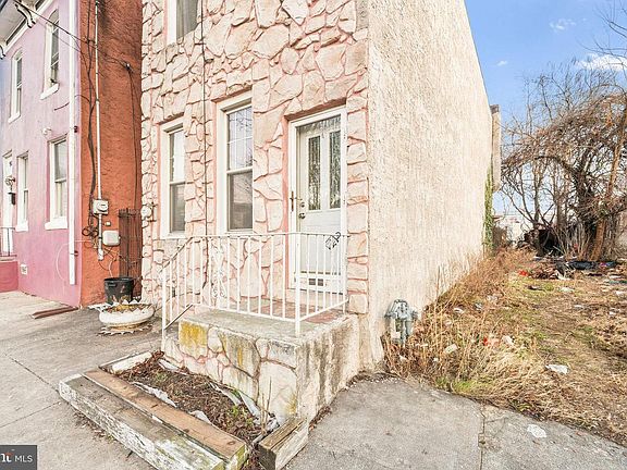 2nd image of 920 Newton Ave