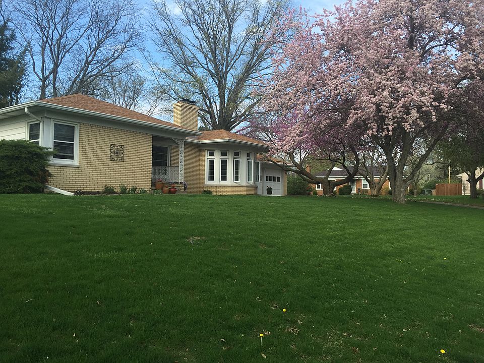 Large corner lot