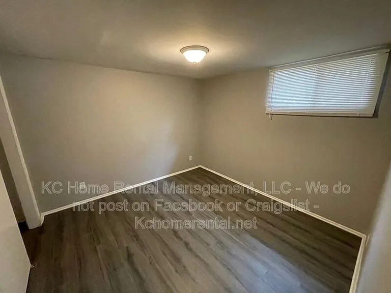 2214 NE 77th St — Photo 11