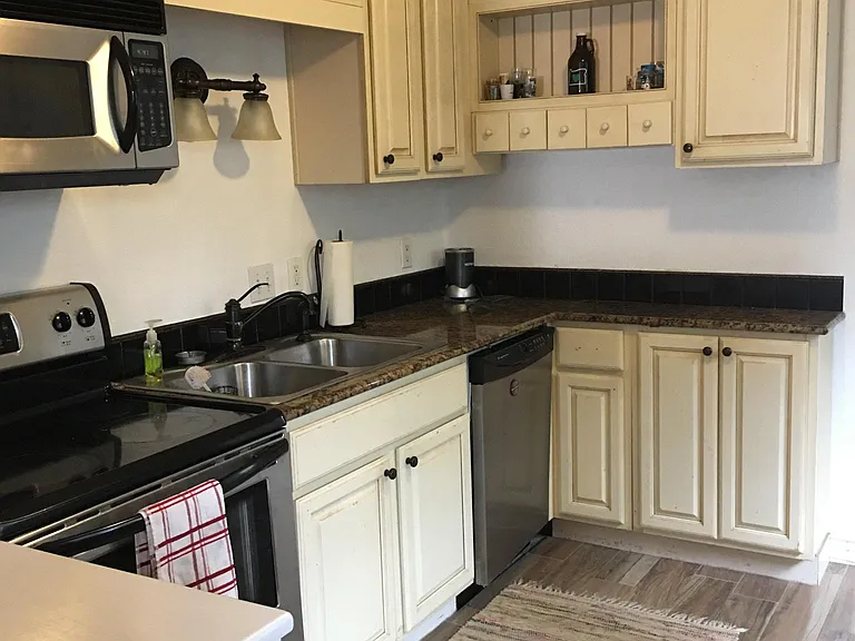 2242 Osceola St #1 — Photo 11