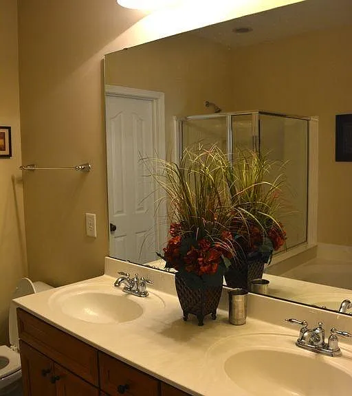 1066 Kingston Grove Dr — Photo 4
