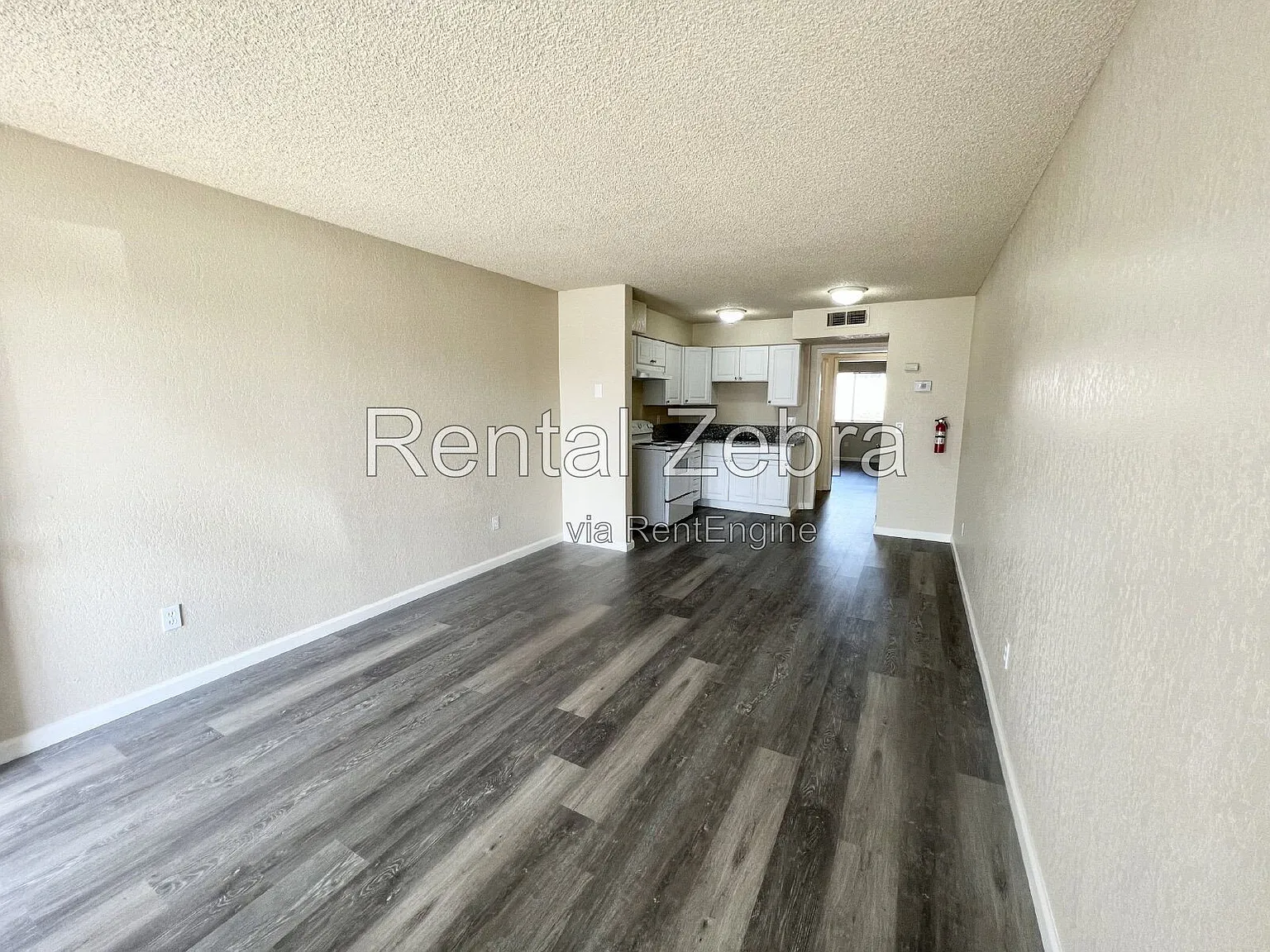 1 bed, 1.0 bath, 650 sqft, $900 — Photo 2