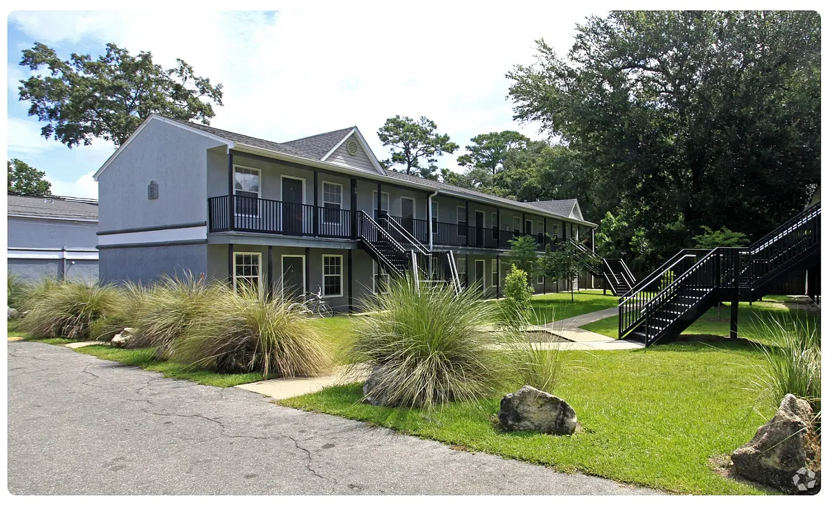 Building Photo - Greystone Place