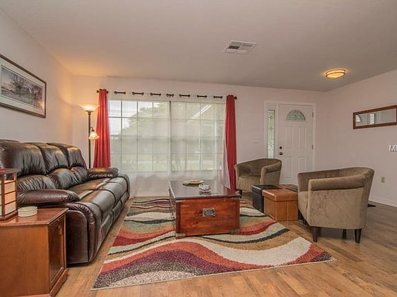 2nd image of 1702 Avoca Dr