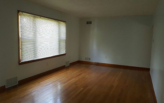 3rd image of 1264 Nelson Dr