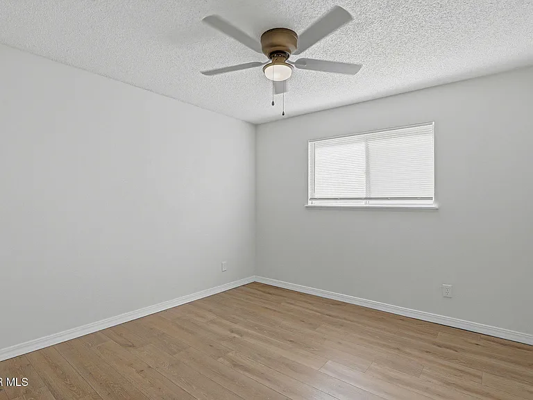 7129 Orizaba Ave — Photo 17