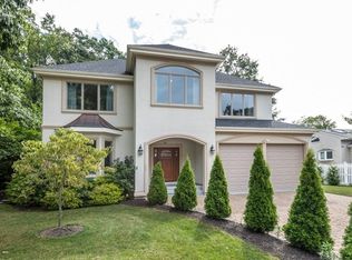 50 Redwood Rd, Newton, MA 02459