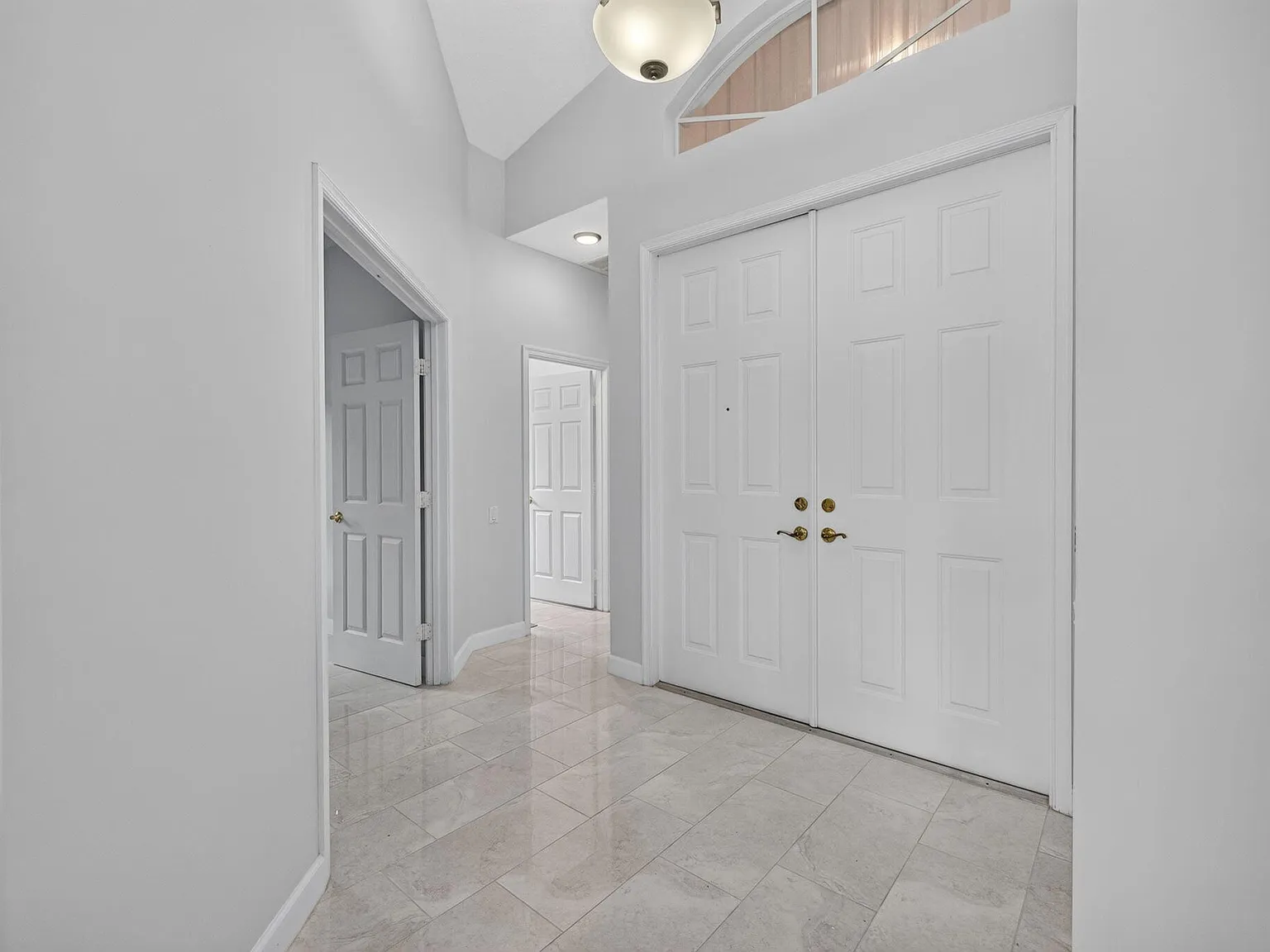 3 bed, 2.0 bath, 1719 sqft, $3,000 — Photo 4