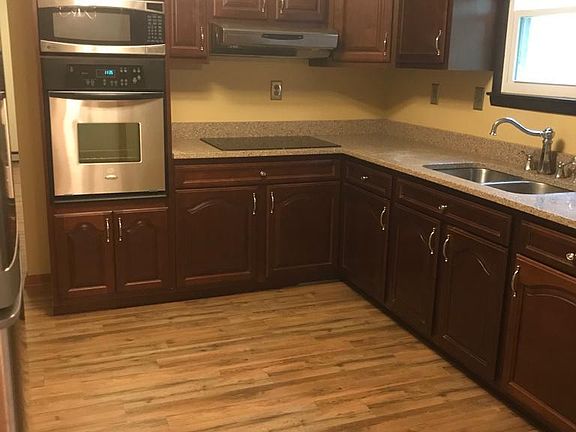 4th image of 3824 Pembrooke Ln