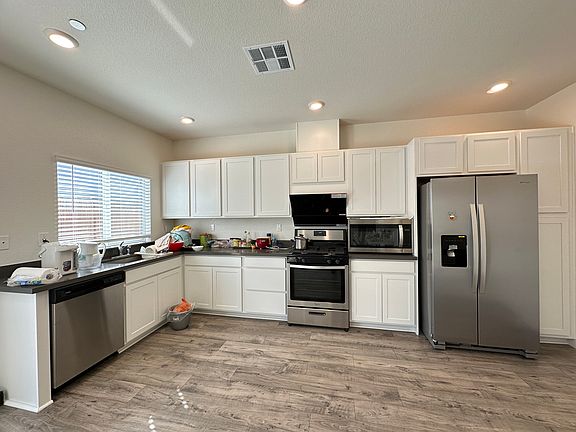 4th image of 9248 Farmstead Cir