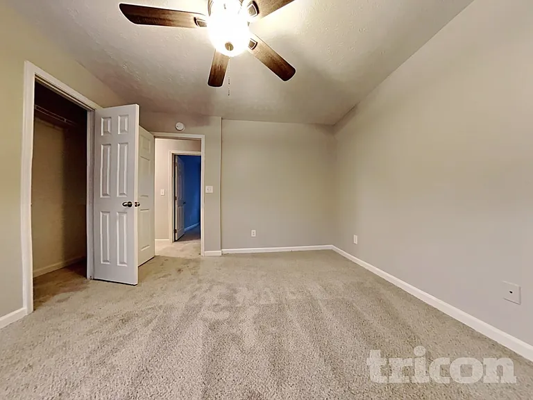 4702 Bullock Ln — Photo 9