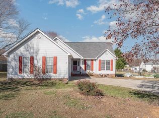 13 Idle Ln, Fountain Inn, SC 29644