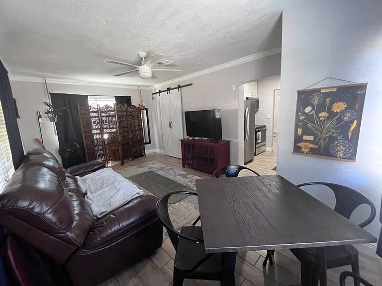 1823 Radnor Dr — Photo 2