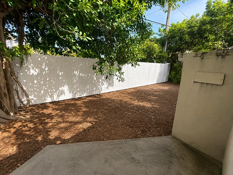 2711 Lincoln St #9 — Photo 9