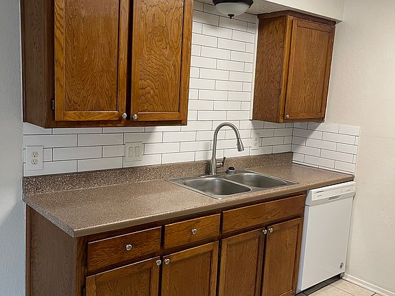 2nd image of 7028 Crosstimbers Ln