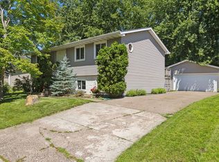 1984 Robin Ln N, Centerville, MN 55038