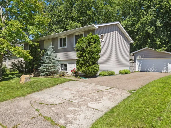 1984 Robin Ln N, Centerville, MN 55038
