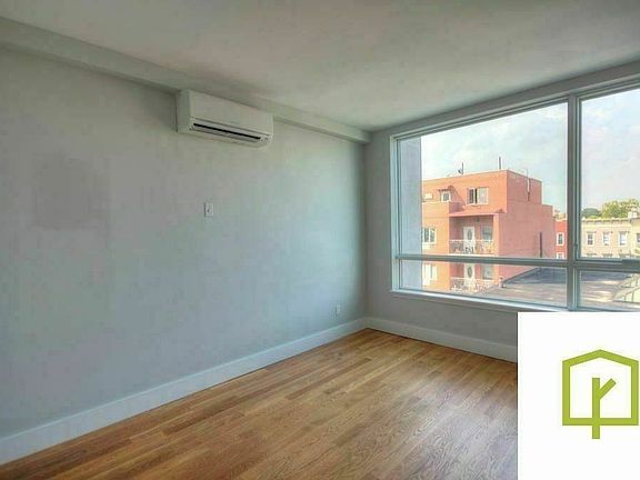 2nd image of 293 Devoe St #4L