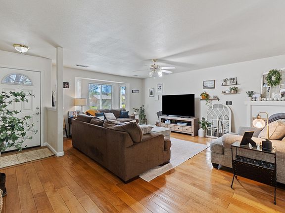 3rd image of 3574 Bearwood Pl