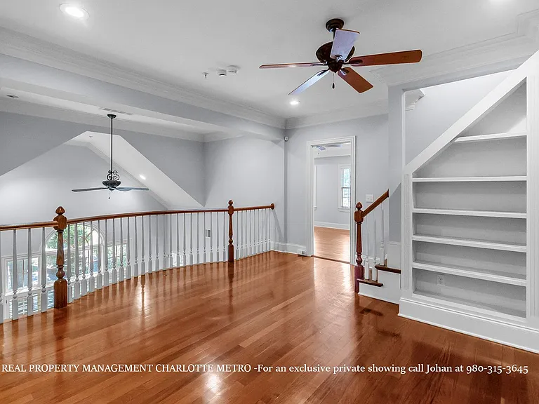 529 Queens Rd — Photo 42